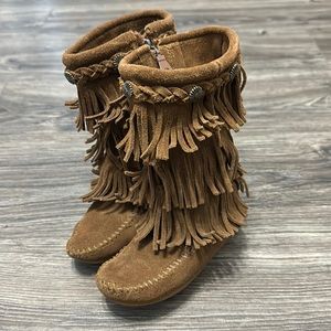 Minnetonka moccasin boots